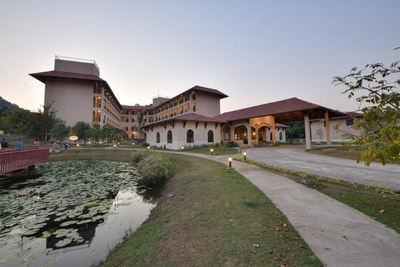 Bhanu The Fern Forest Resort & Spa, Jambughoda Екстериор снимка
