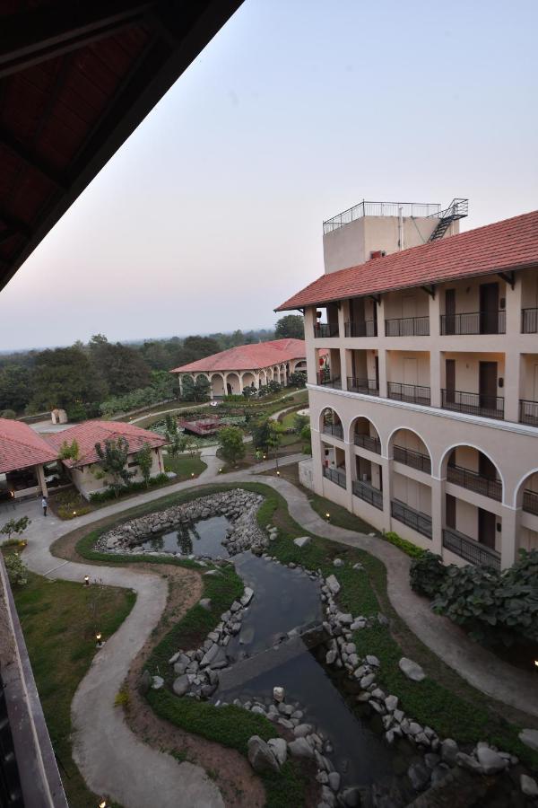 Bhanu The Fern Forest Resort & Spa, Jambughoda Екстериор снимка