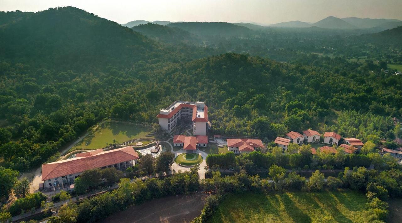 Bhanu The Fern Forest Resort & Spa, Jambughoda Екстериор снимка